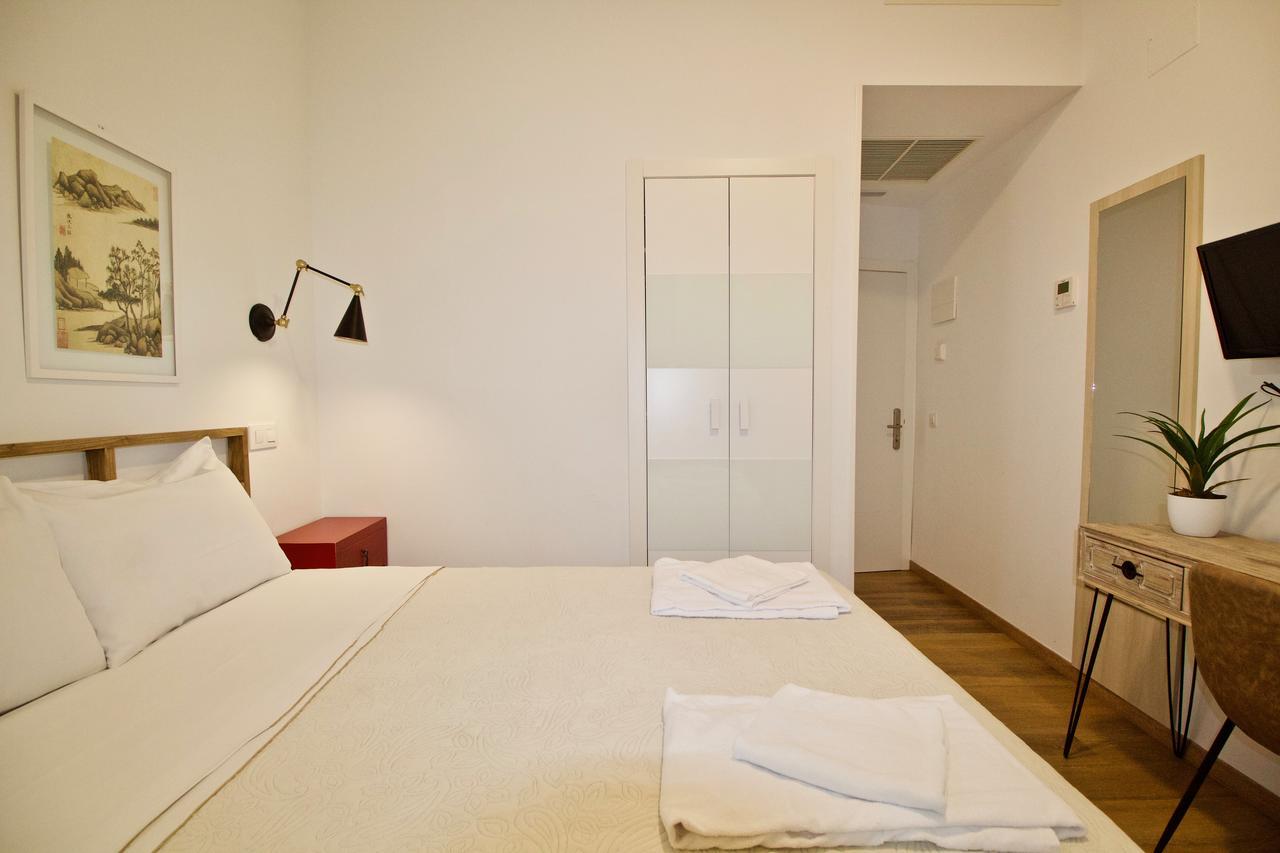 The Bridge Huertas Hotell Madrid Eksteriør bilde